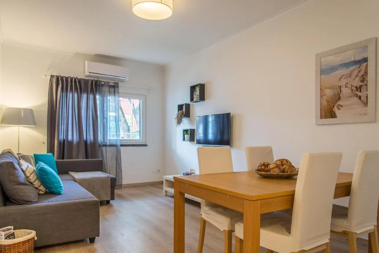 Charming And Central Apart - 350M From The Beach Cascaes